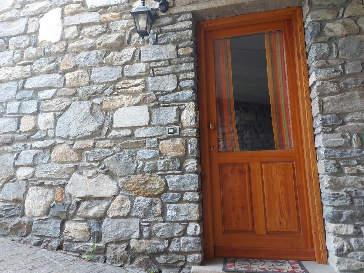 La Taverna Alloggio Ad Uso Turistico - Vda -Sarre - Cir- 0073 Aosta Exterior photo